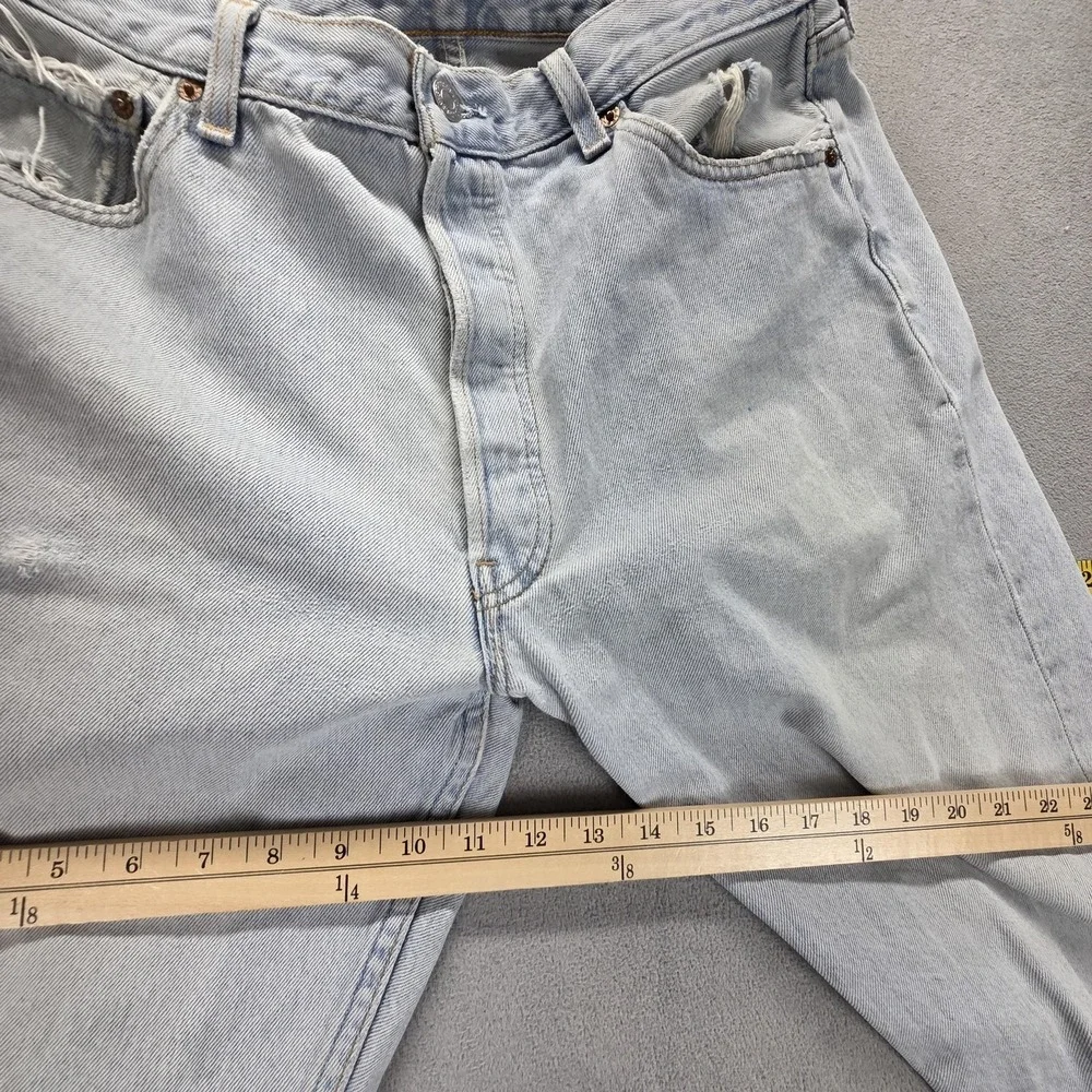 Vintage Levis 501 Jeans Mens Blue Light Wash Made In USA Button Fly Fits 32x32